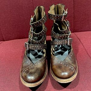 Freebird Felicity Size 9!🤎